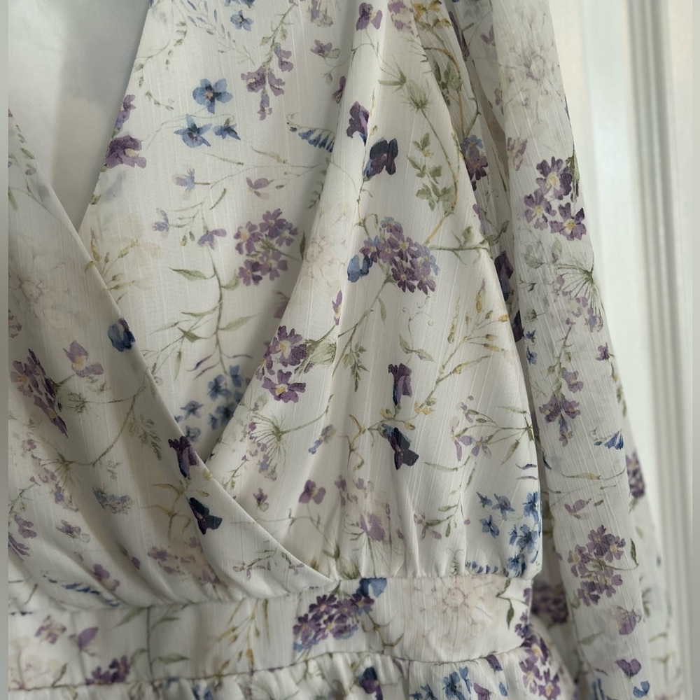 Express long sleeve women’s size medium blouse. - Picture 8 of 13